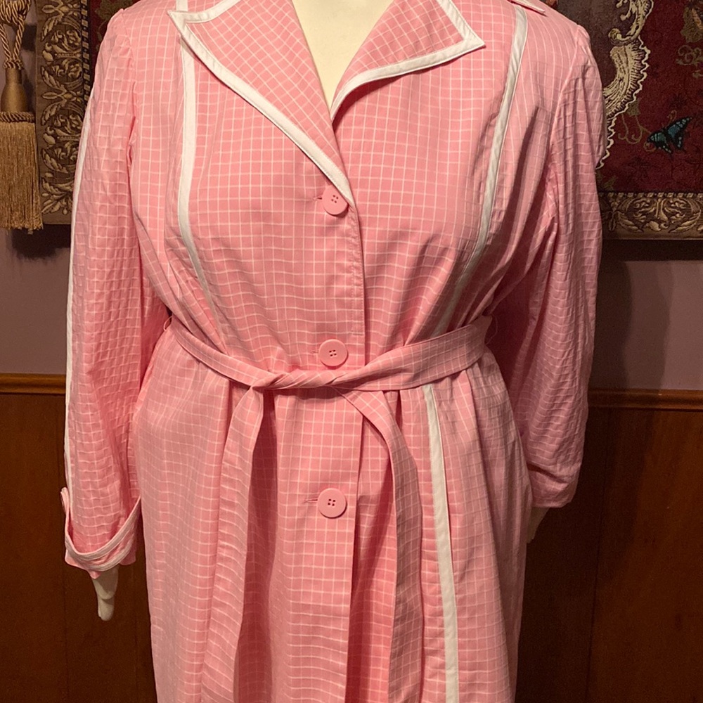 Light Weight Jacket Or House Coat - image 4